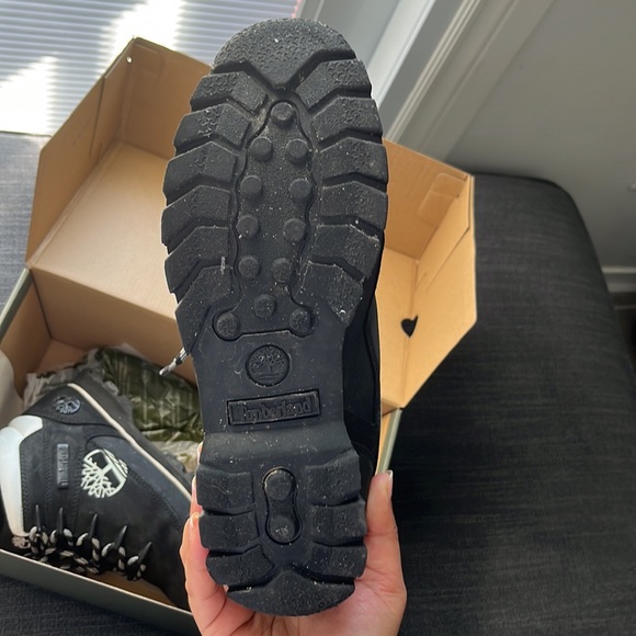 *SOLD* Size 7 black Timberlands, women’s - Picture 4 of 8